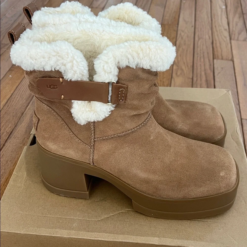 UGG Women's Moxy Bull On Round Toe Boots